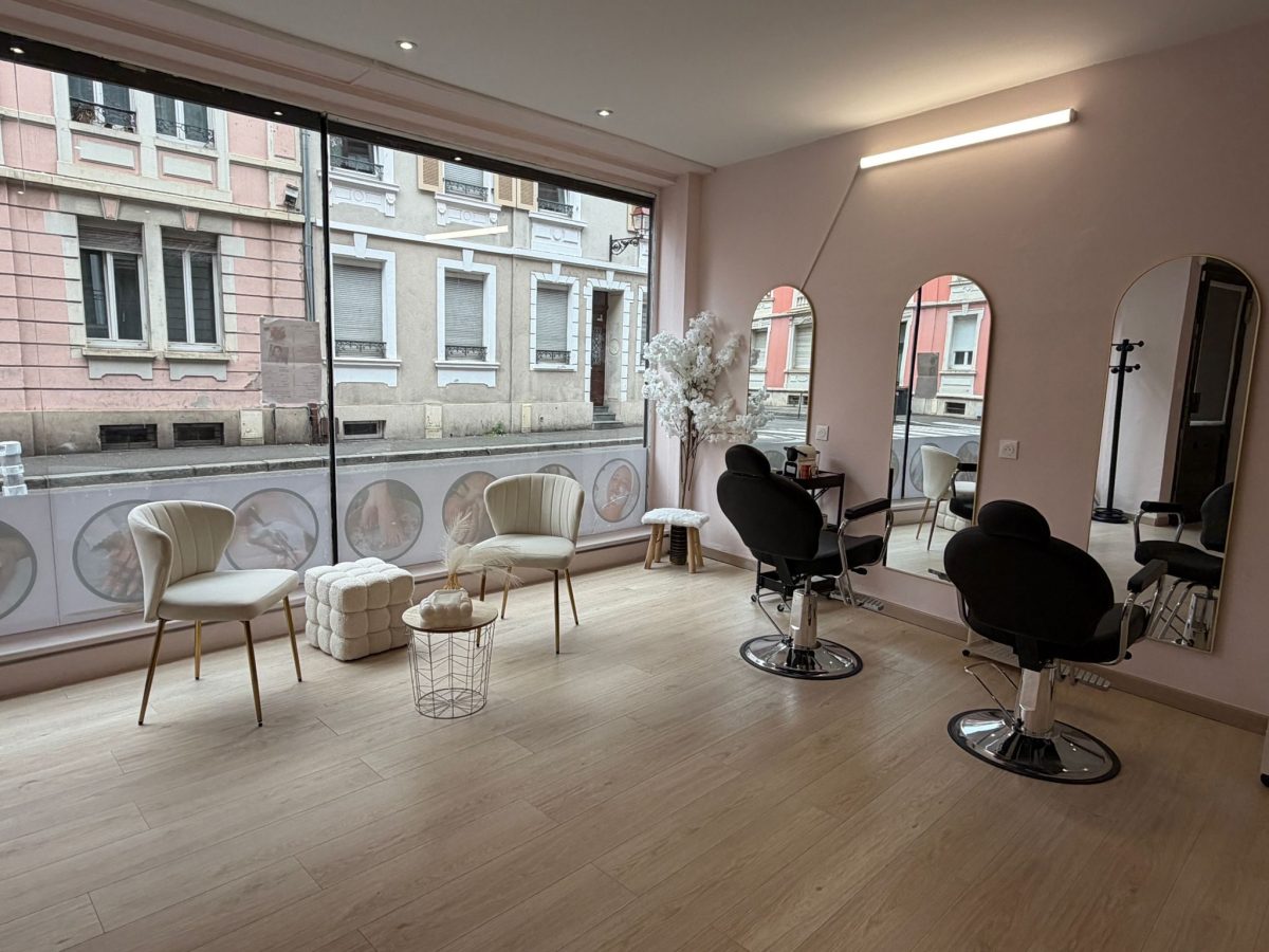 அழகு நிலையம் (Beauty Salon) விற்பனைக்கு – முழு உபகரணங்களுடன்! — 3/5